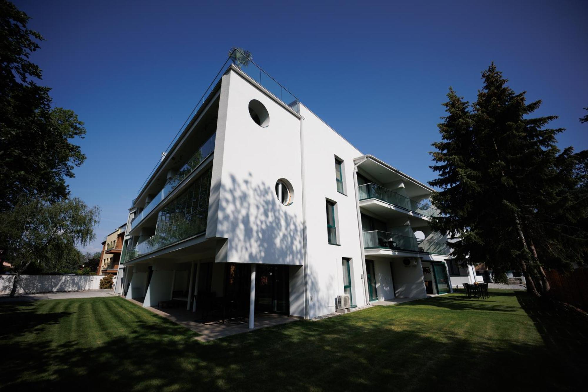 Villa Bauhaus Penthouse Wellness Apartman Siofok Exterior photo